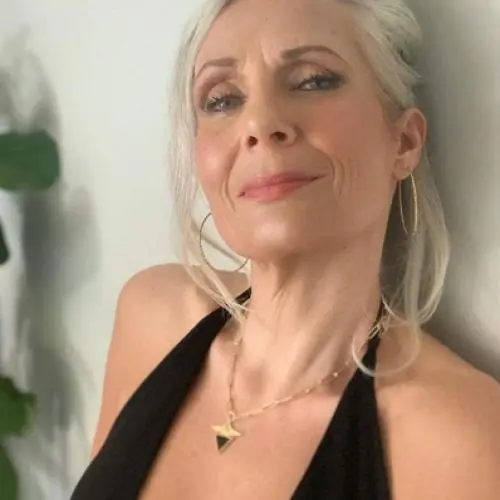 yogaclaire image 0